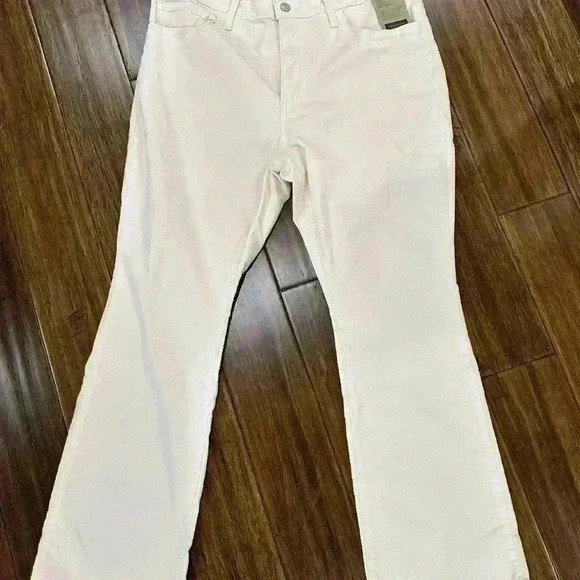 Levi’s women 725 HIGH RISE BOOTCUT size 33/30 BNWT corduroy ivory jeans - Picture 2 of 9
